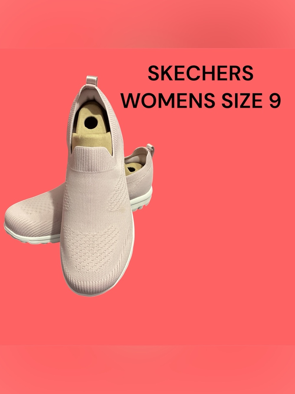 NIB WOMENS LAVENDER SKECHERS STRETCH FIT SIZE 9
